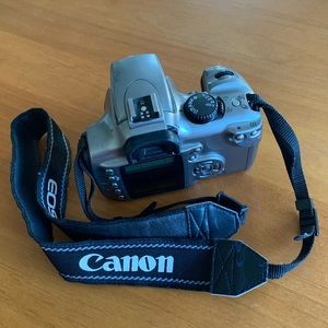 Canon DS6041 camera